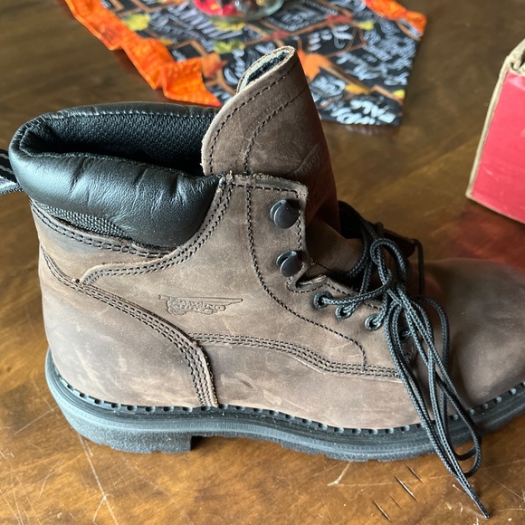 Red Wing boots - Picture 2 of 4